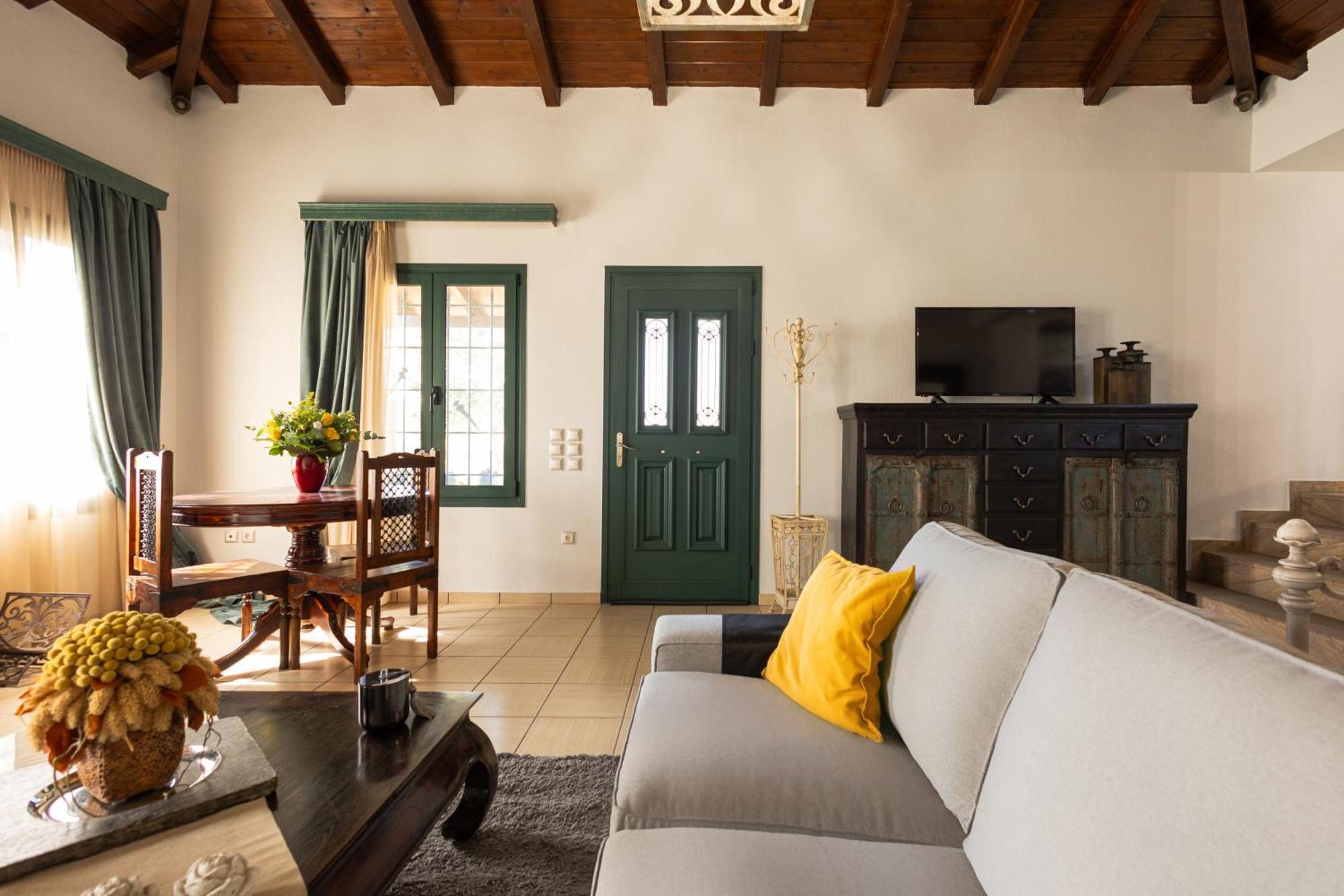 The Hobbit Hole Villa Trikala  Bagian luar foto